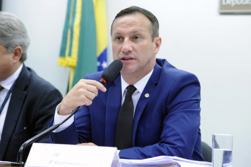 "Hora de discutir prisão perpétua e pena de morte", diz líder do governo Bolsonaro