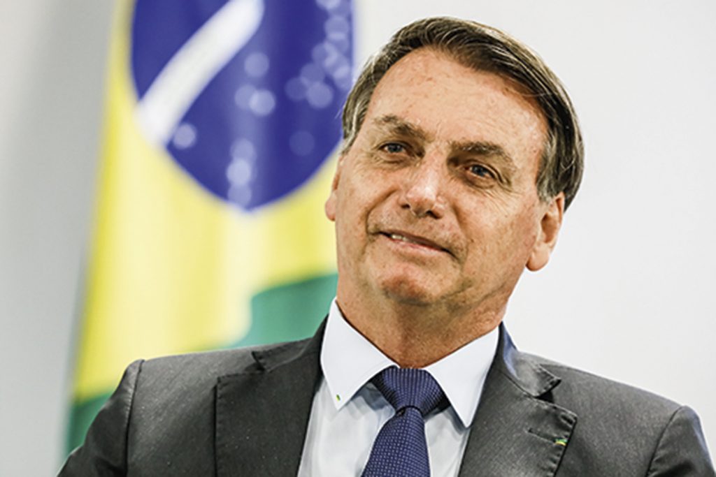 Bolsonaro sobre vacina: "Contaremos com 100 milhões de doses a partir de janeiro"