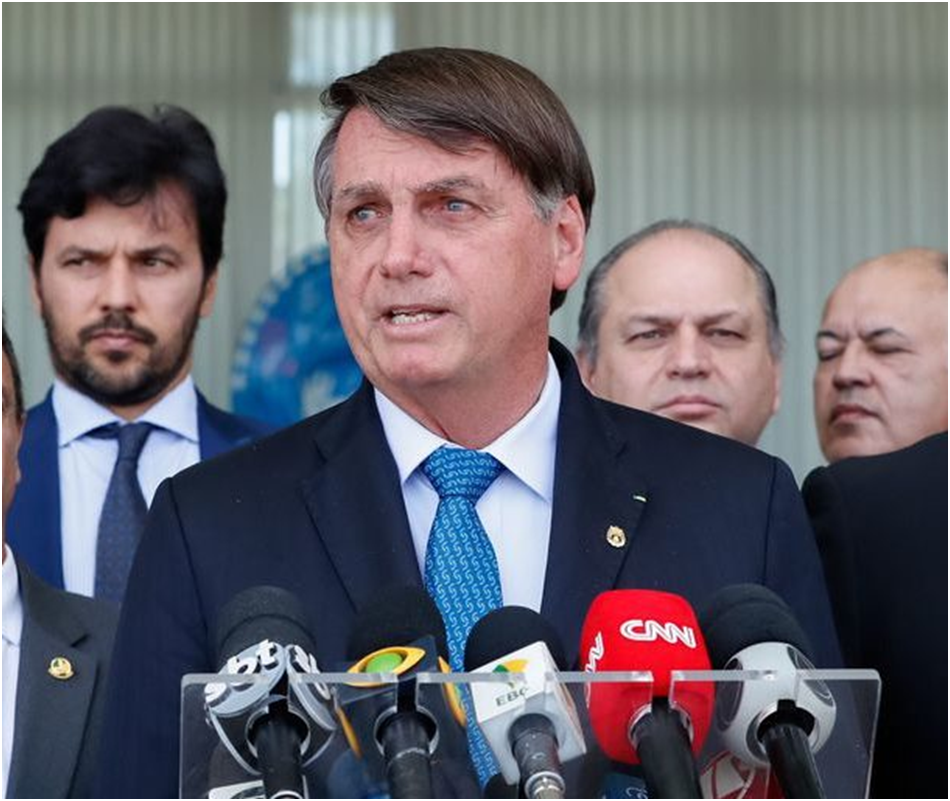 "Minha crescente popularidade importuna adversários", diz Bolsonaro em desabafo