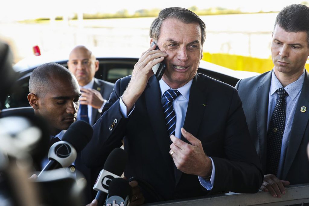 Bolsonaro ironiza imprensa sobre disputa nos EUA: "Já acabaram as eleições lá?"
