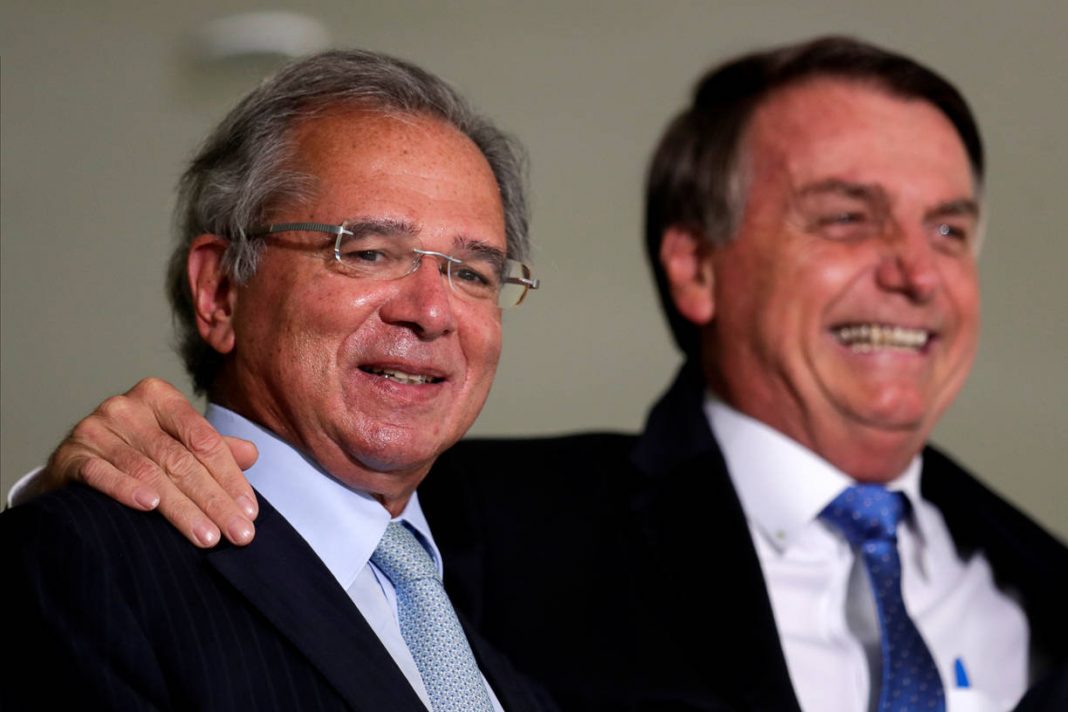 Bolsonaro afasta rumores negativos sobre Guedes: 