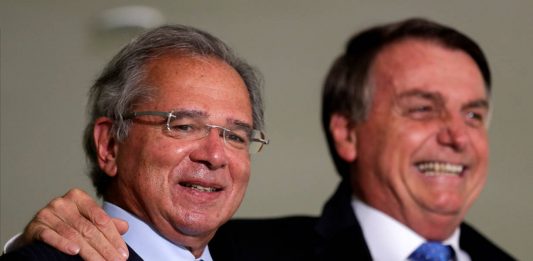 Bolsonaro afasta rumores negativos sobre Guedes: "Uma das pessoas mais importantes"