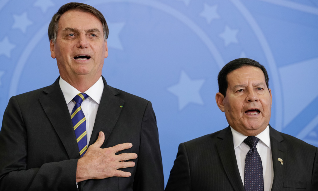 Após encontro com Bolsonaro, Mourão dá invertida em jornalista: “Nós nunca brigamos”