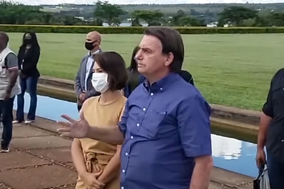 "Podem contar com as Forças Armadas para proteger a liberdade", diz Bolsonaro