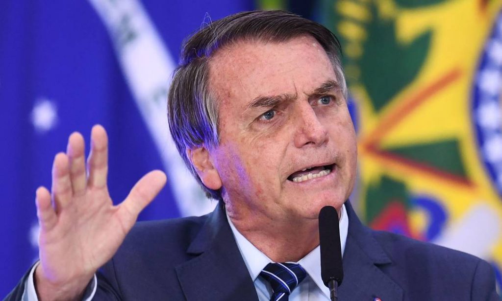 Bolsonaro diz que no passado "tinha gente do próprio governo envolvido em pedofilia"